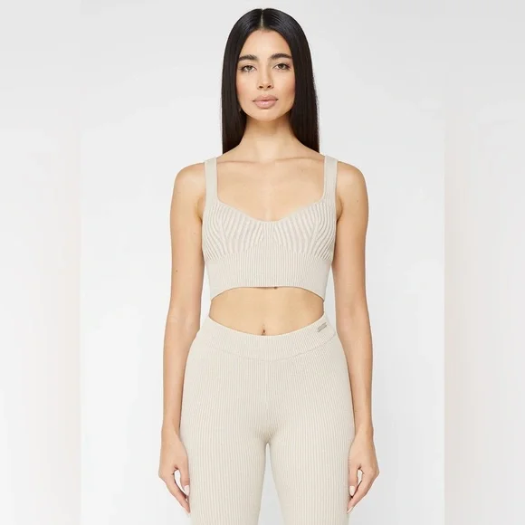 Manière de Voir Set - Beige Ribbed Contour Crop Top & Ombré Flared Leggings - Picture 3 of 15